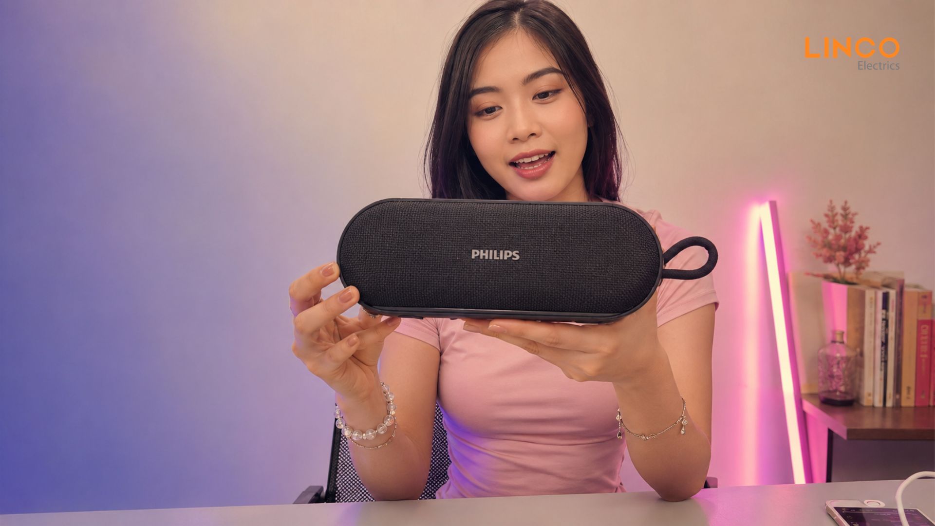 Nên chọn mua Philips TAS2250 hay Sony SRS-XB100?