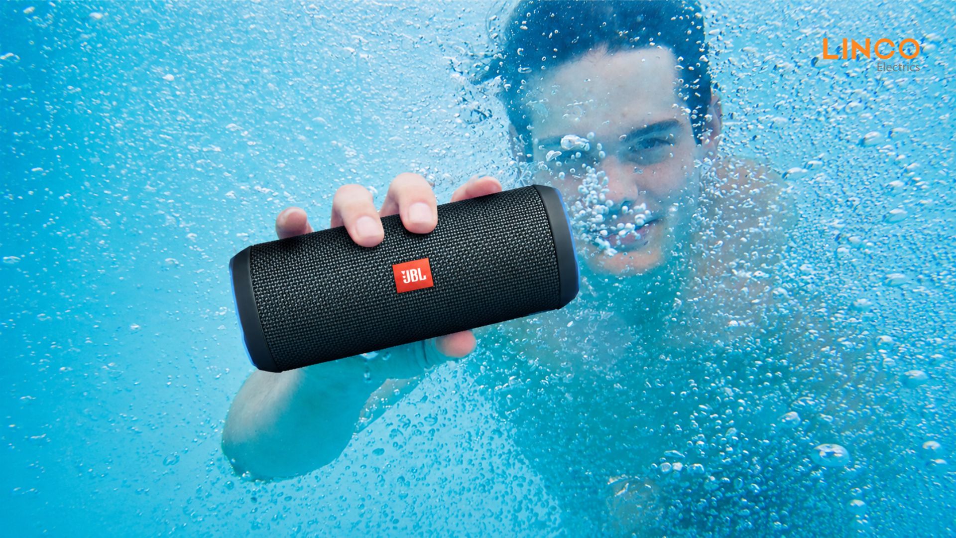Chi tiết so sánh loa Philips TAS3160 hay JBL Flip Essential 2